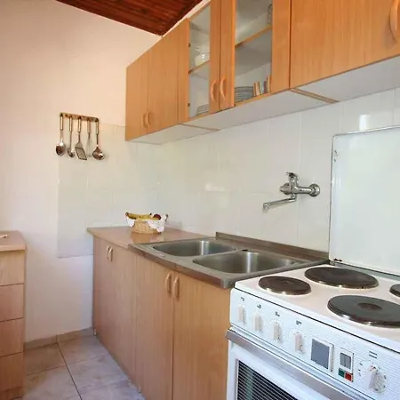 Apartment In Silo/insel Krk 14461